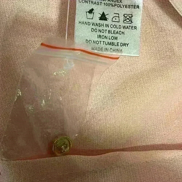 Nylon Premium Peach Layered Bubble Sleeve Blouse Size Small - Picture 8 of 11